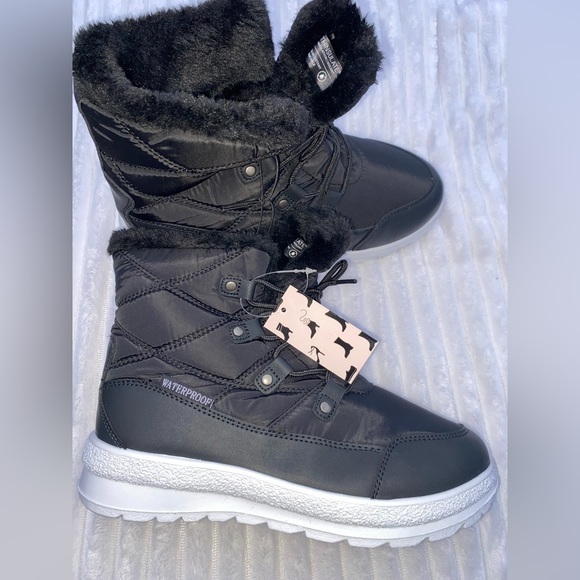 Womens Boots. Thinsulate, Black, Size
7 Soft And Furry, Nice! - Picture 2 of 7